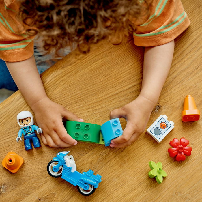 LEGO® DUPLO - Motocicleta albastra de politie (10471), 11 piese [8]