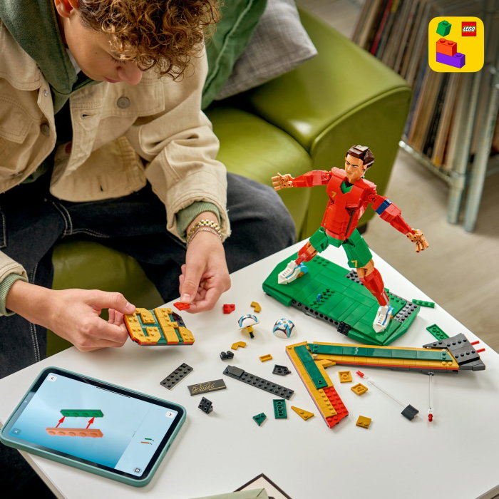 LEGO® Editions - Cristiano Ronaldo - Legenda a fotbalului (43016), 854 piese [4]