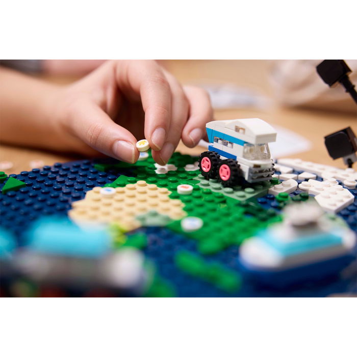 LEGO®  Family - Momente din calatorii (41838), 1231 piese [8]