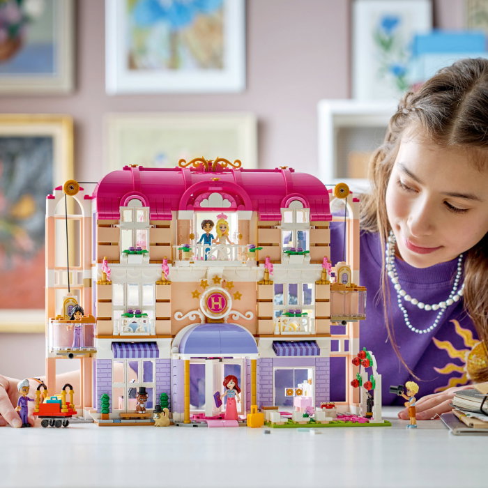 LEGO® Friends - Grand Hotel din orasul Heartlake (42704), 1406 piese [4]
