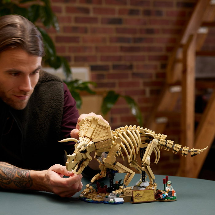 LEGO® Jurassic World - Fosile de dinozaur: Triceratops (77985), 1154 piese [4]