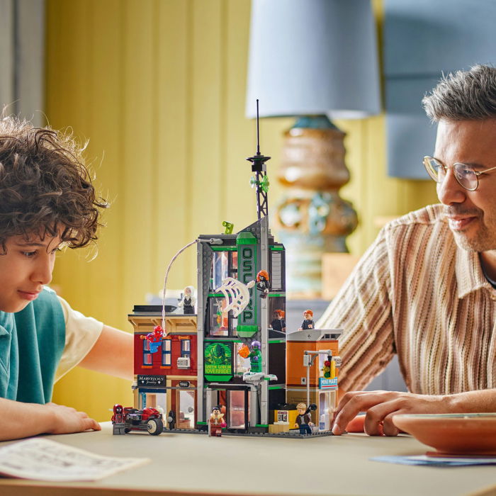 LEGO®  Marvel Super Heroes - Omul-Paianjen vs Oscorp (76324), 808 piese [5]