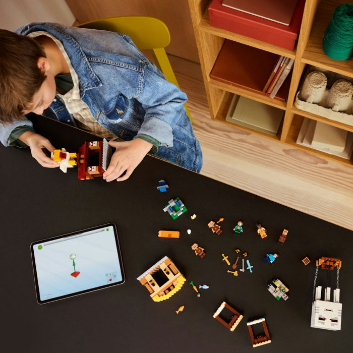  LEGO®  Minecraft - Atacul baloanelor Ghast asupra satului (21273), 555 piese [4]