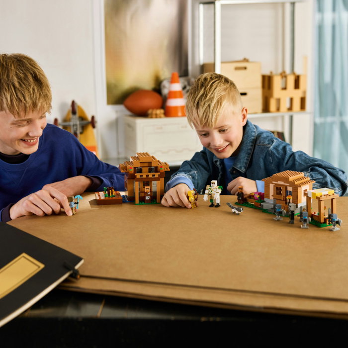 LEGO® Minecraft - Atacul Evocatorilor asupra satului (21596), 607 piese [4]
