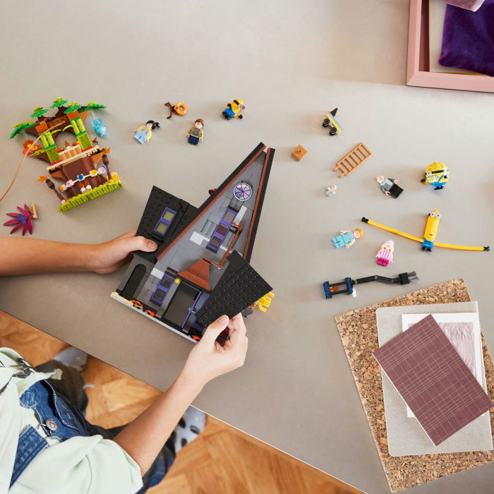  LEGO®  Minions - Resedinta de familie a lui Gru si a minionilor (75583), 868 piese [4]