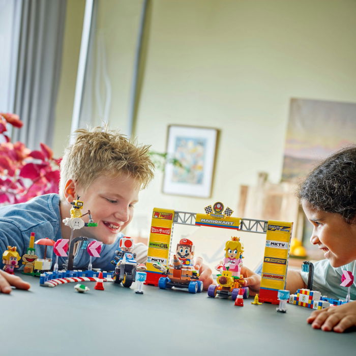  LEGO®  Super Mario - Mario Kart™ – Set Baby Peach si Grand Prix (72036), 823 piese [5]