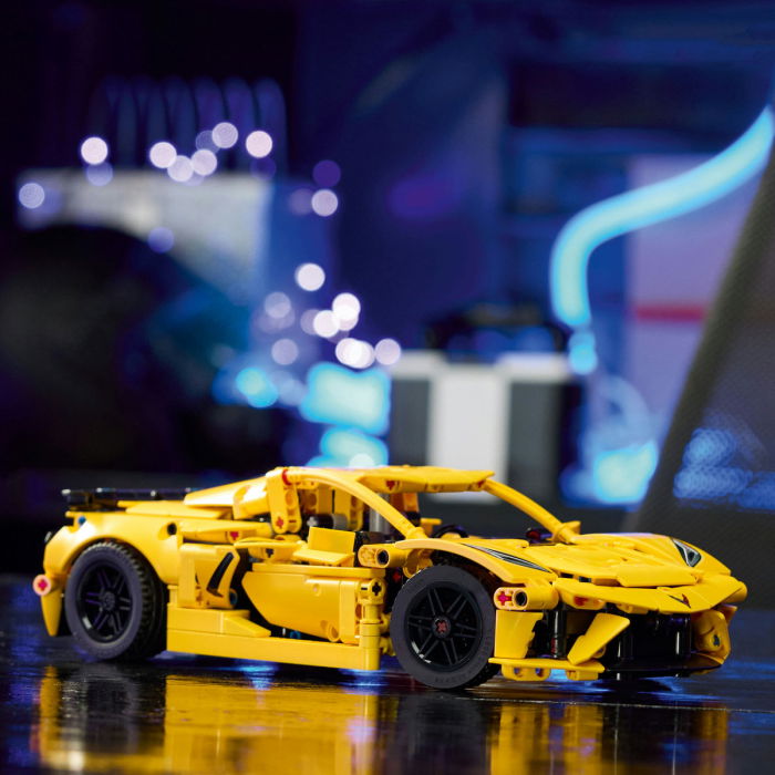  LEGO®  Technic - Chevrolet Corvette Stingray (42205), 732 piese [6]