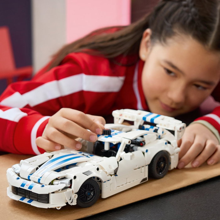 LEGO® Technic - Masina sport Dodge Viper GTS-R (42234), 805 piese [4]