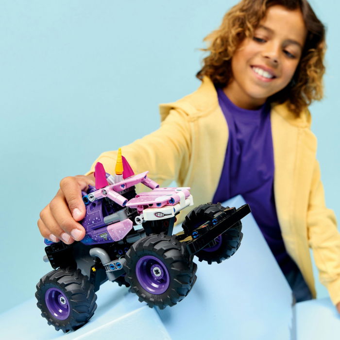 LEGO® Technic -  Monster Jam™ Sparkle Smash™ cu motor cu arc (42220), 243 piese [6]