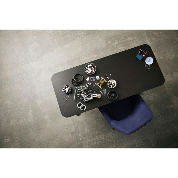  LEGO®  Technic - Motocicleta BMW M1000 RR K66 (42130), 1920 piese [5]