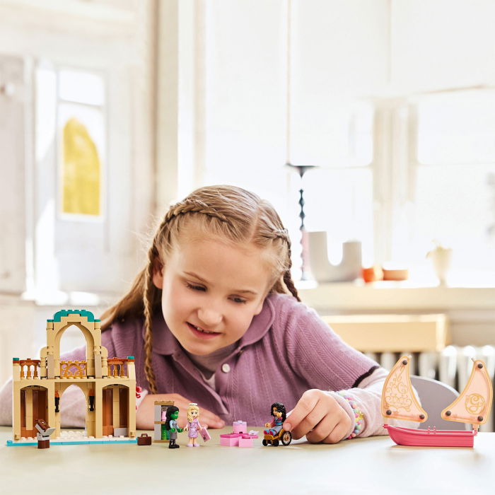  LEGO®  Wicked - Glinda, Elphaba si Nessarose la Universitatea Shiz (75681), 304 piese [3]