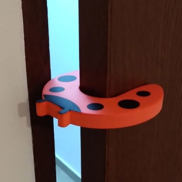 Opritor de usa Empria [2]