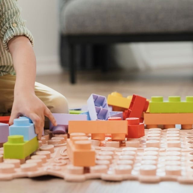 PACHET: Set 32 piese Blocuri de constructie 3D + Set 6 Covorase ortopedice si senzoriale, puzzle [11]