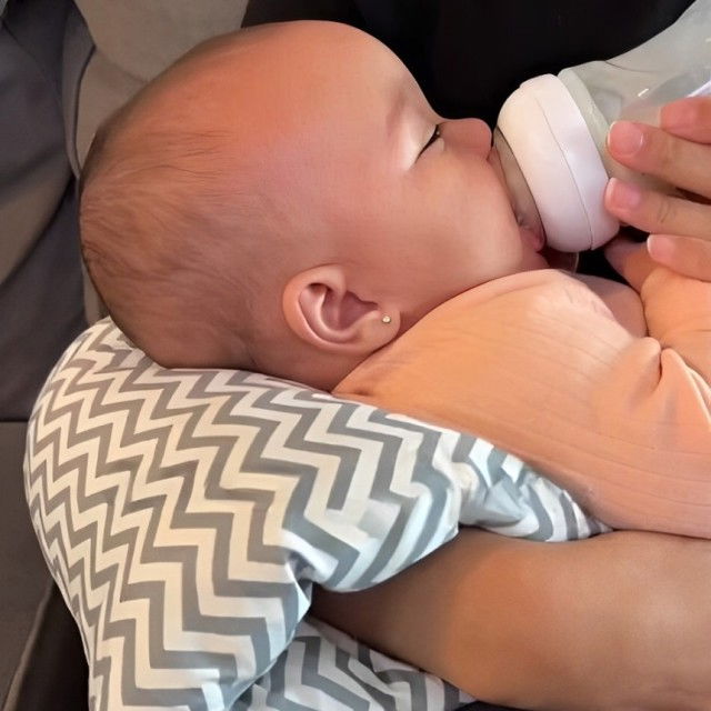 Perna de alaptare bebelusi pentru brat, perna relaxare, Empria, 24x20x10 cm, ZigZag [4]