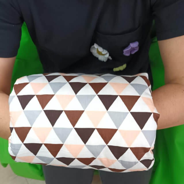 Perna de relaxare pentru brat, perna alaptare bebelusi, Empria, 24x20x10 cm, Shapes [7]