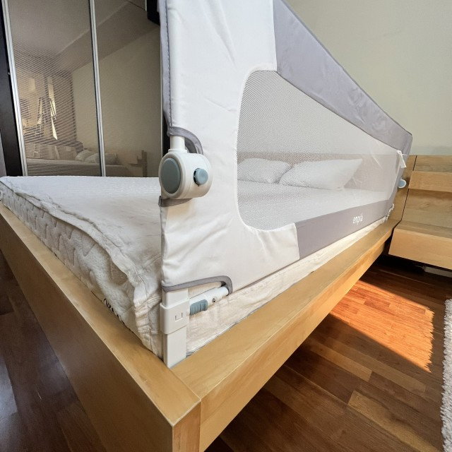 PRODUS RESIGILAT - Bariera protectie pat copii, rabatabila, H 70 - 83 cm, Diverse dimensiuni si culori [17]