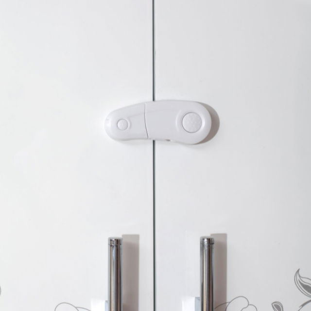 Set 4 bucati sigurante rotative, pentru usi dulap, 9.3 x 3.5 x 1.5 cm, Alb [2]