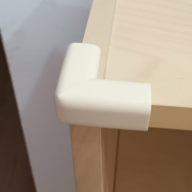 Set 6 bucati subtiri protectii colturi mobilier, 2.3x0.7x5 cm, Crem [5]