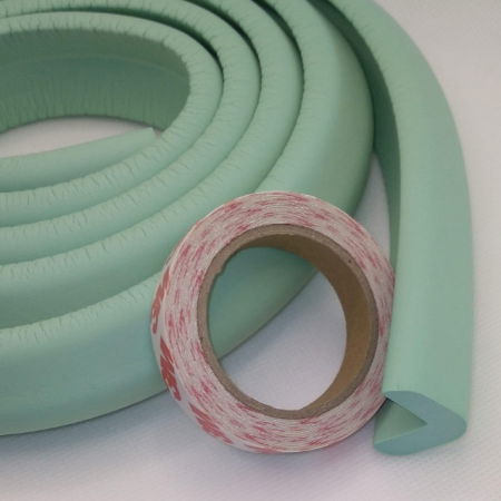 Banda protectie subtire maro pentru muchii si margini 2.3x0.9x200 cm_Buy4Baby [1]