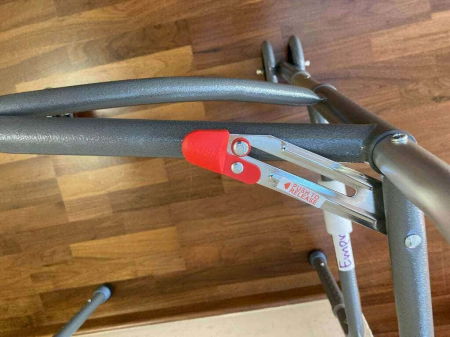 Cadru pliabil cu roti, din aluminiu, ajustabil si usor, cu suport de pana la 227 kg [4]