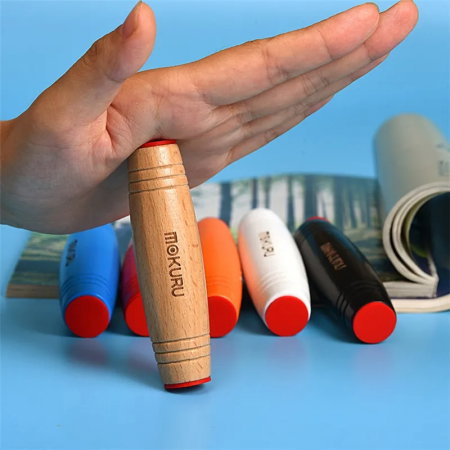 Jocuri educative - Jucarie antistres Fidget Stick Mokuru din lemn, diverse culori