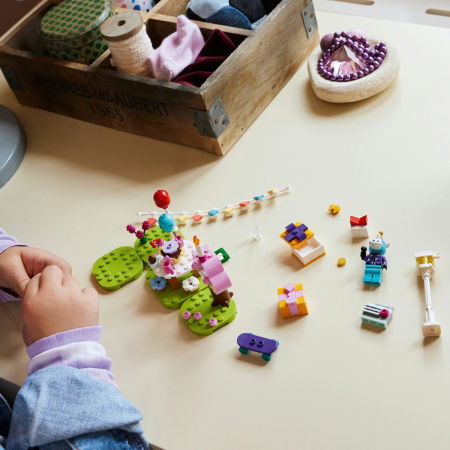  LEGO®  Animal Crossing - Petrecerea aniversara al lui Julian (77046), 170 piese [3]