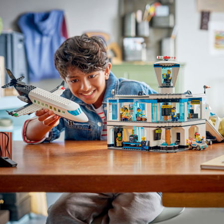 LEGO® City -  Aeroport cu avion (60502), 887 piese [3]