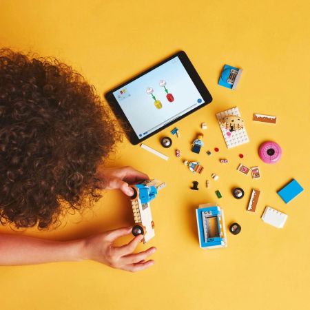 LEGO® City - Furgoneta de gogosi (60452), 196 piese [5]