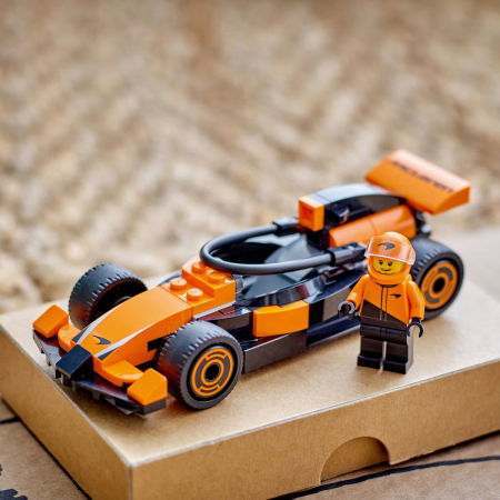  LEGO®  City - Pilot F1 cu masina de curse McLaren (60442), 86 piese [7]