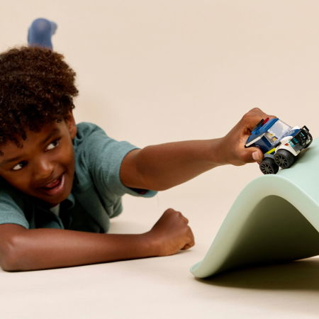 LEGO® City - Vehicule – Camioneta de politie (60481), 71 piese [3]