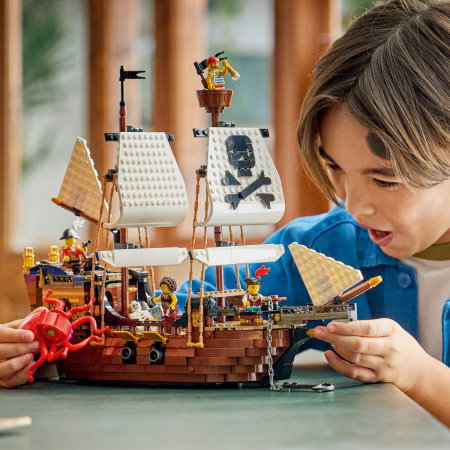 LEGO® Creator - Corabie de pirati emblematica (31387), 1074 piese [3]