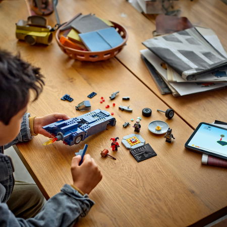  LEGO®  DC Super Heroes - Batman™ cu  Batmobile™ vs Harley Quinn™ si Mr. Freeze™ (76274), 435 piese [3]