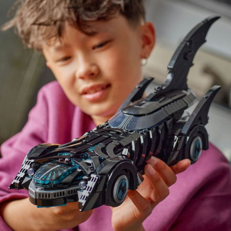 LEGO®  DC Super Heroes - Batmobilul din Batman Forever (76304), 909 piese [8]