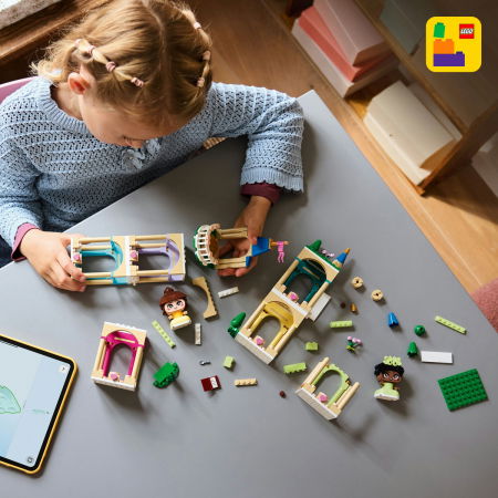 LEGO® Disney - Miniprintesele Belle si Tiana la castel (43291), 358 piese [5]