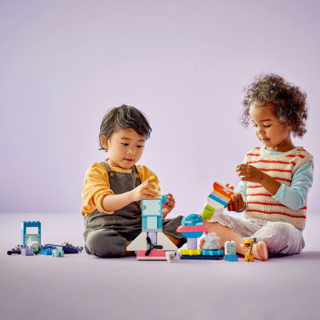  LEGO®  DUPLO - Aventura cu naveta spatiala 3in1 (10422), 58 piese [4]