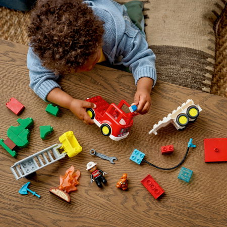 LEGO® DUPLO -  Camion de pompieri cu furtun si pompier (10473), 28 piese [7]