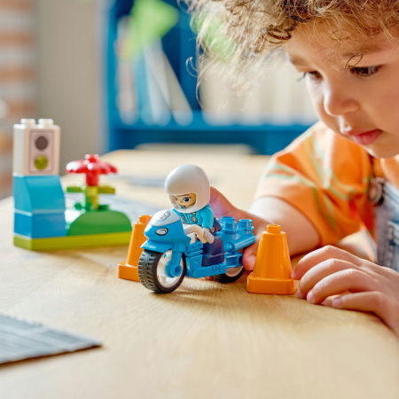 LEGO® DUPLO - Motocicleta albastra de politie (10471), 11 piese [4]