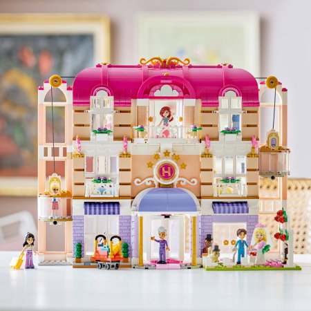 LEGO® Friends - Grand Hotel din orasul Heartlake (42704), 1406 piese [4]