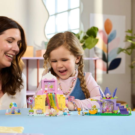 LEGO® Gabby s Dollhouse -  Muntele de dulciuri si gradina Miau-Zanei (11205), 263 piese [6]