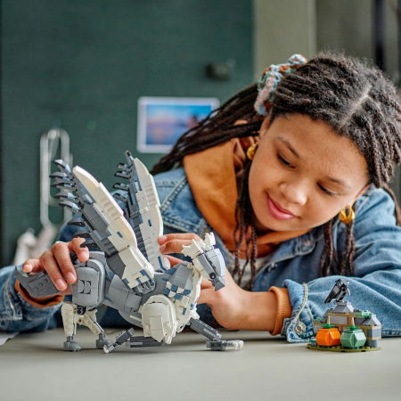  LEGO®  Harry Potter - Buckbeak™ (76427), 723 piese [4]