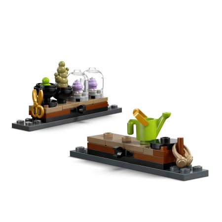 LEGO®  Harry Potter - Castelul Hogwarts: Lectia de ierbologie (76445), 390 piese [4]