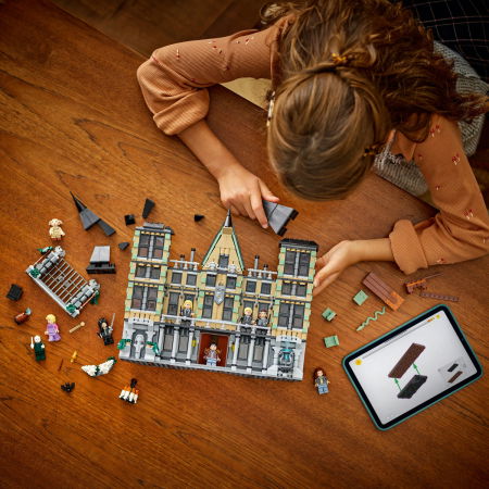 LEGO® Harry Potter -  Conacul Malfoy (76453), 1601 piese [5]