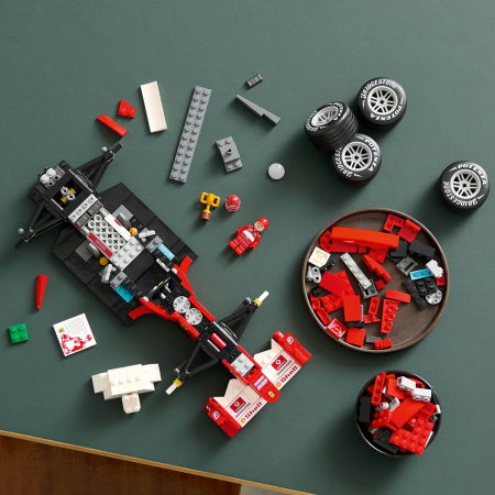 LEGO® Icons (Creator Expert) - Ferrari F2004 si Michael Schumacher (11375), 735 piese [7]