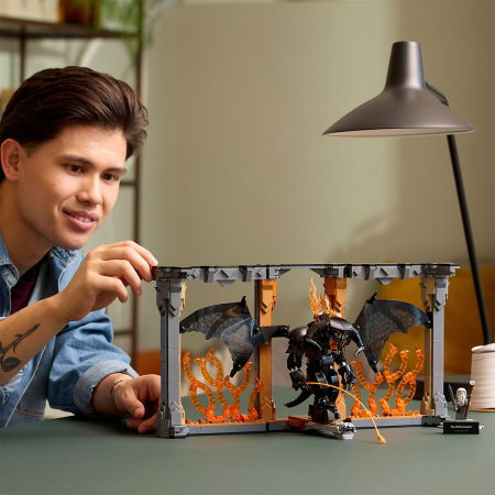  LEGO®  Icons (Creator Expert) - Stapanul inelelor: Diorama pentru biblioteca cu un Balrog (10367), 1201 piesa  [3]
