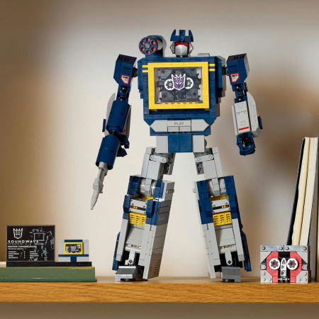 LEGO®  Icons (Creator Expert) - Transformers: Soundwave (10358), 1505 piese [7]