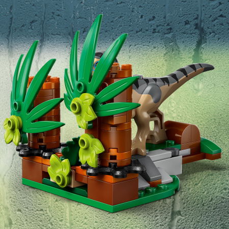 LEGO® Jurassic World -  Evadare off-road din calea unui Velociraptor (76972), 285 piese [7]