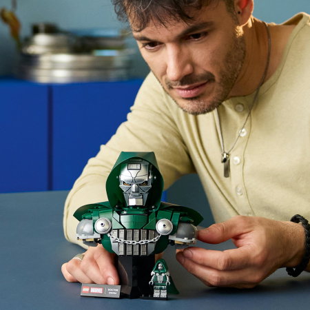 LEGO® Marvel Super Heroes -  Bustul Doctorului Doom (76345), 379 piese [5]