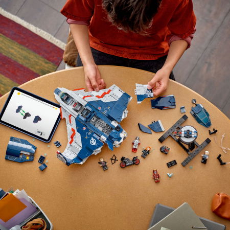 LEGO® Marvel Super Heroes - Quinjet din Razbunatorii: Sub semnul lui Ultron (76325), 1131 piesa [3]