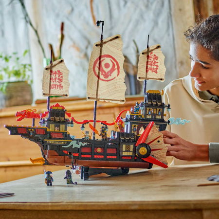 LEGO®  Ninjago - Nava Bounty a Templului (71848), 2387 piese [4]