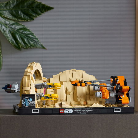  LEGO®  Star Wars - Diorama Cursa din Mos Espa (75380), 718 piese [5]